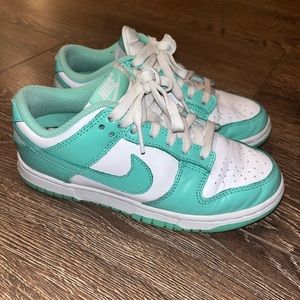 Mint colored Nikes dunks